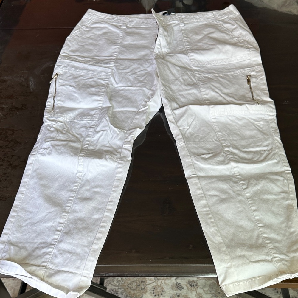 White House Black Market Women's White Cropped Cargo Pants